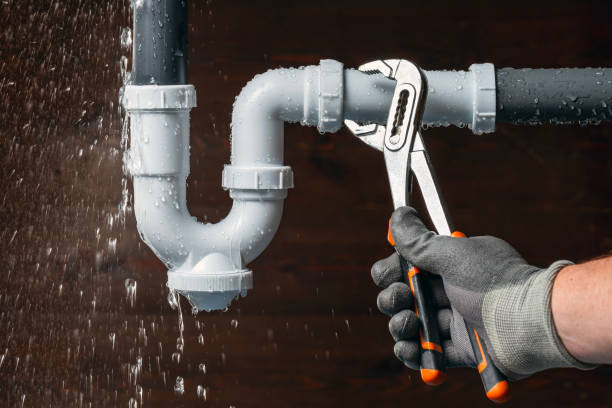 Professional Gas Line Repair technician working in Peggs, OK